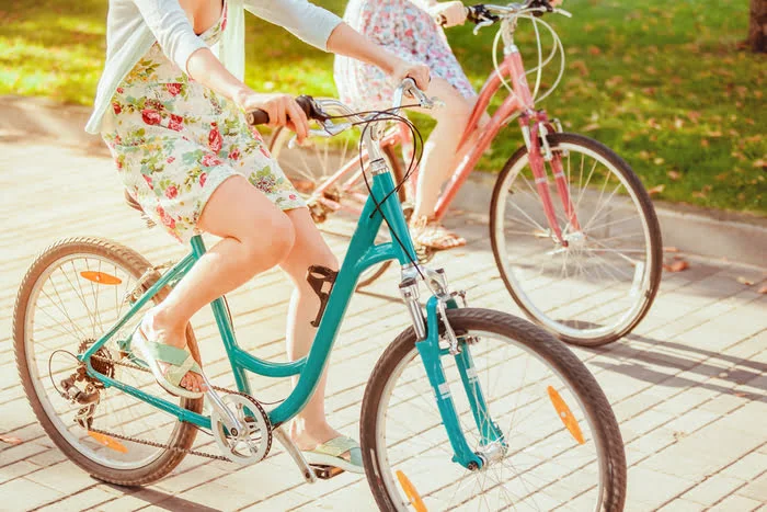 Filles à vélo